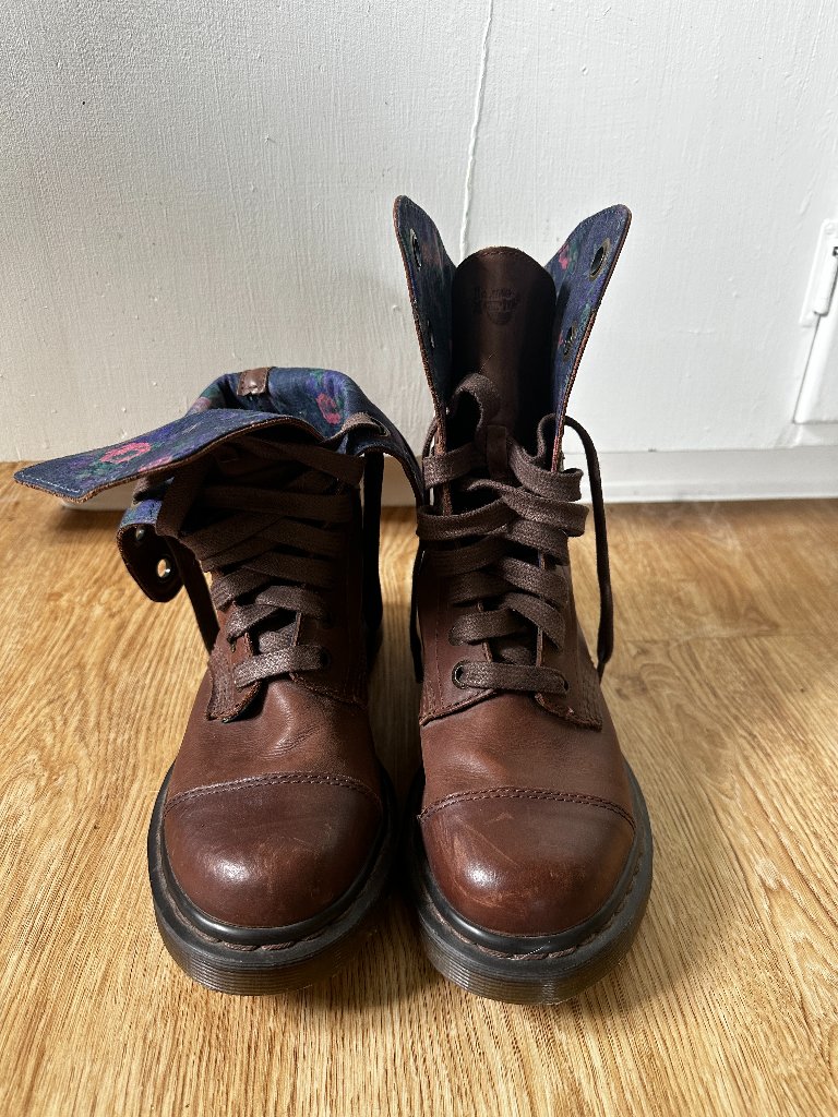 Rare Dr. Martens Triumph Aimilie 1914 Brown Leather, 9 Eye - Size 7 Us / 5 Uk